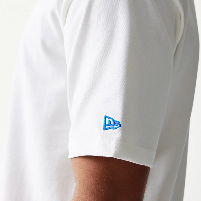 Playera Manga Corta New Era Script Blanca