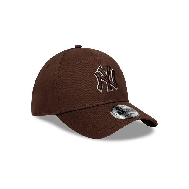 New York Yankees MLB Team Outline 9FORTY Strapback