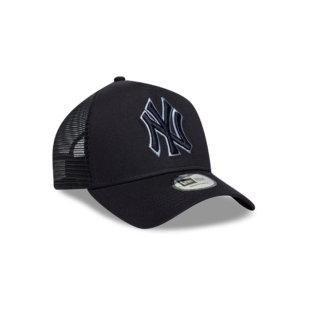 New York Yankees MLB Team Outline 9FORTY A-Frame Trucker Snapback
