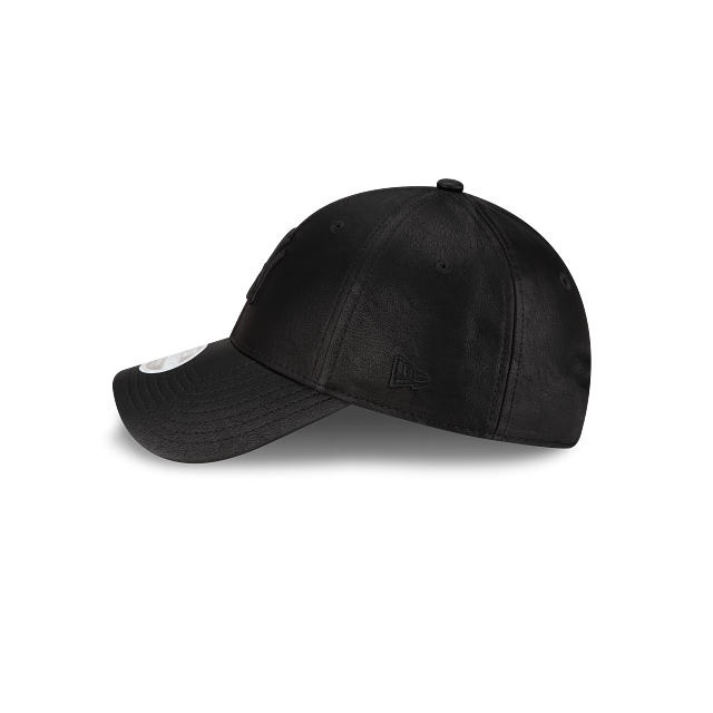 New York Yankees MLB Faux Leather 9FORTY Strapback Negra para Mujer