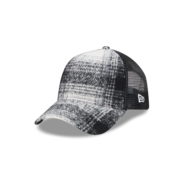 New Era 9FORTY A-Frame Trucker Snapback Blanco y Negro