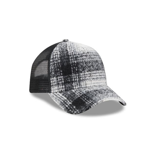 New Era 9FORTY A-Frame Trucker Snapback Blanco y Negro