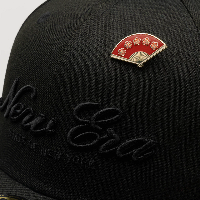 Pin New Era Abanico Año Nuevo Chino