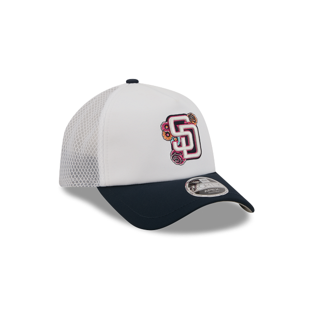 San Diego Padres MLB City Connect Batting Practice 9FORTY Trucker Snapback