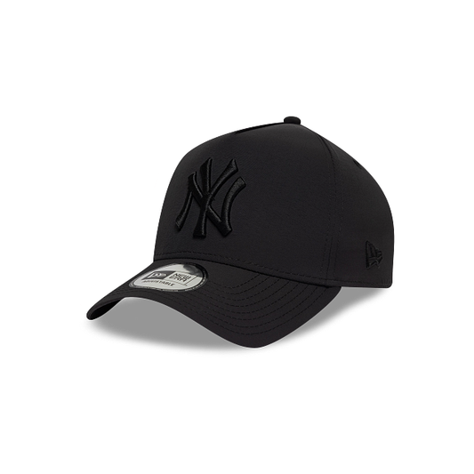 New York Yankees MLB Black on Black 9FORTY A-Frame Snapback