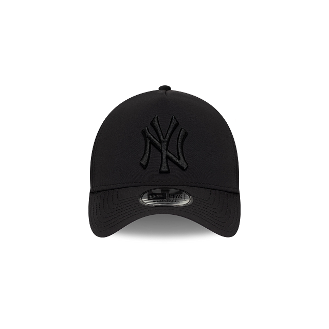 New York Yankees MLB Black on Black 9FORTY A-Frame Snapback