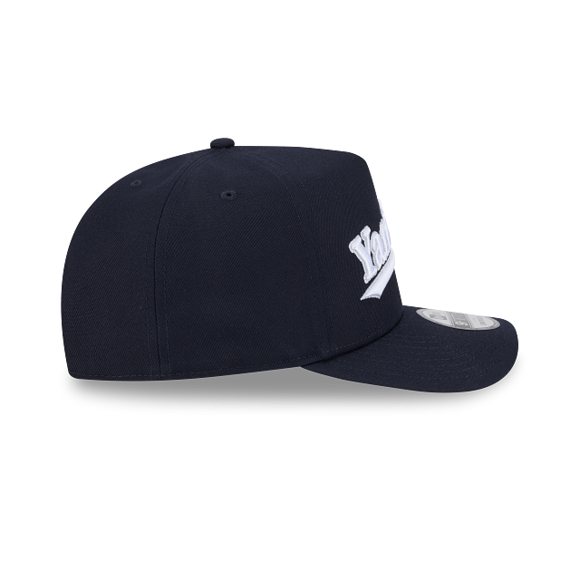 New York Yankees MLB Pennant Script 9FIFTY A-Frame Snapback