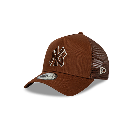 New York Yankees MLB OUTLINE 9FORTY A-Frame Trucker Snapback