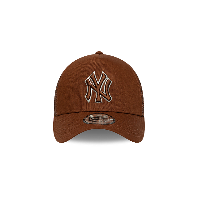 New York Yankees MLB OUTLINE 9FORTY A-Frame Trucker Snapback