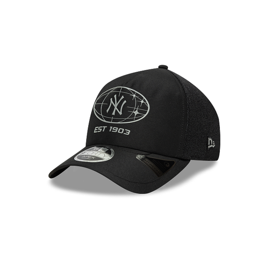 New York Yankees MLB Graphic 9FORTY Apex Trucker Snapback