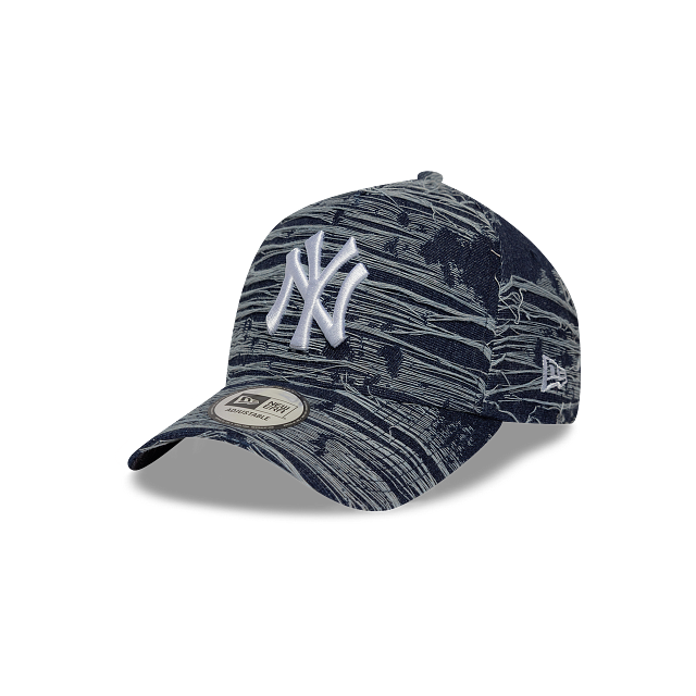 New York Yankees MLB Distressed Denim 9FORTY E-Frame Snapback Navy