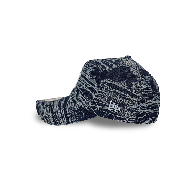 New York Yankees MLB Distressed Denim 9FORTY E-Frame Snapback Navy