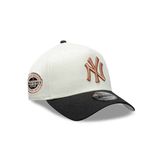 New York Yankees MLB MLB Two Tone Chrome 9FORTY A-Frame Snapback